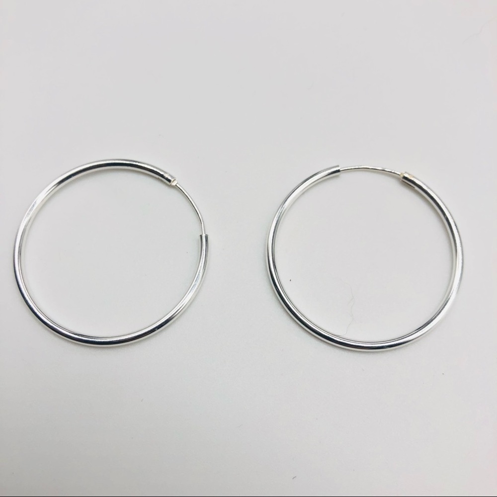 Small Sterling Silver Hoop Earrings NWOT - Picture 2 of 4